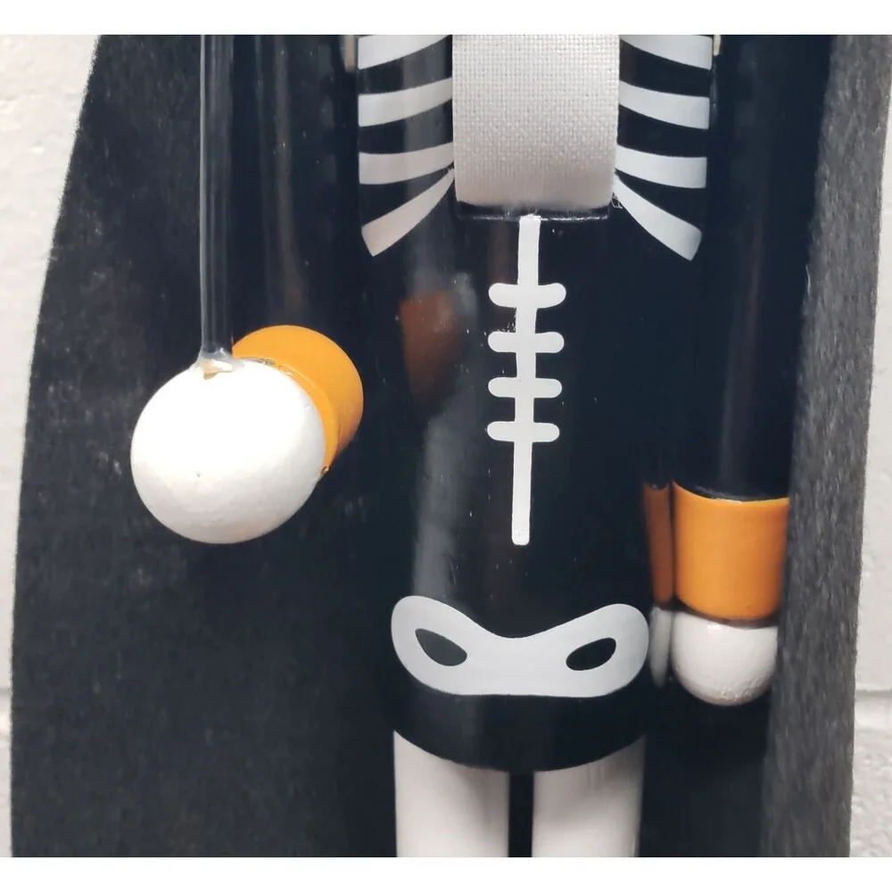 Wooden Nutcracker, 15
